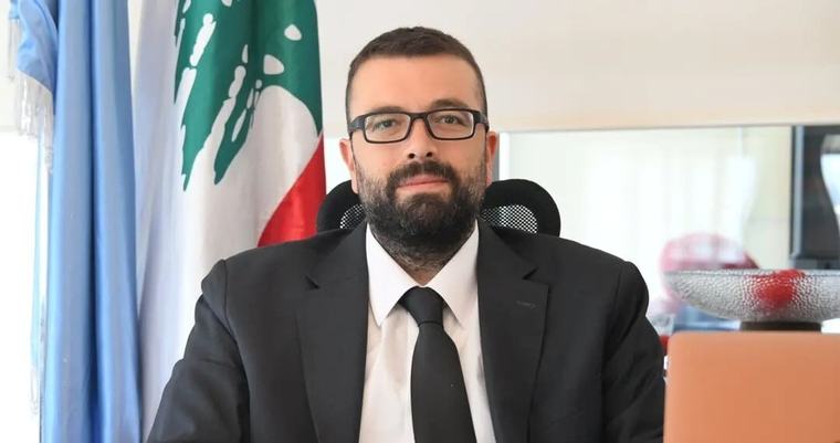 احتفال "المشاريع " يشعل السجال... "المستقبل" ينفي اتصال أحمد الحريري احتفال "المشاريع " يشعل السجال... "المستقبل" ينفي اتصال أحمد الحريري الأخبار المهمة الجمعة ٤ أيلول ٢٠٢٦